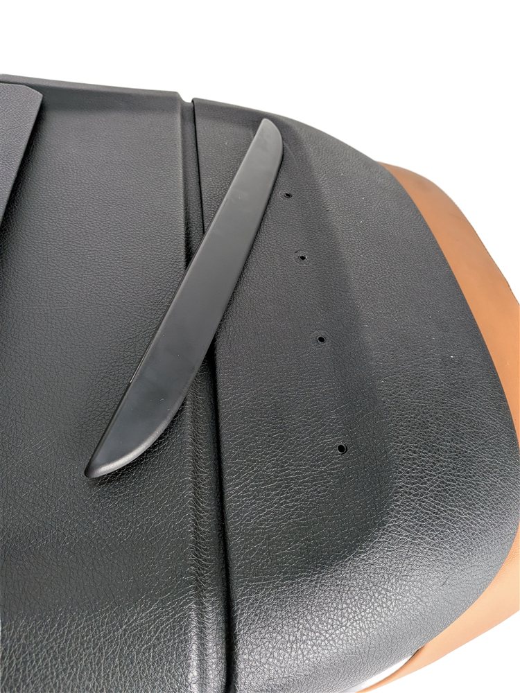 Thumbnail 8: 2015 BMW X6 (F16) FRONT RIGHT PASSENGER UPPER SEAT BACK CUSHION (Black Cognac)