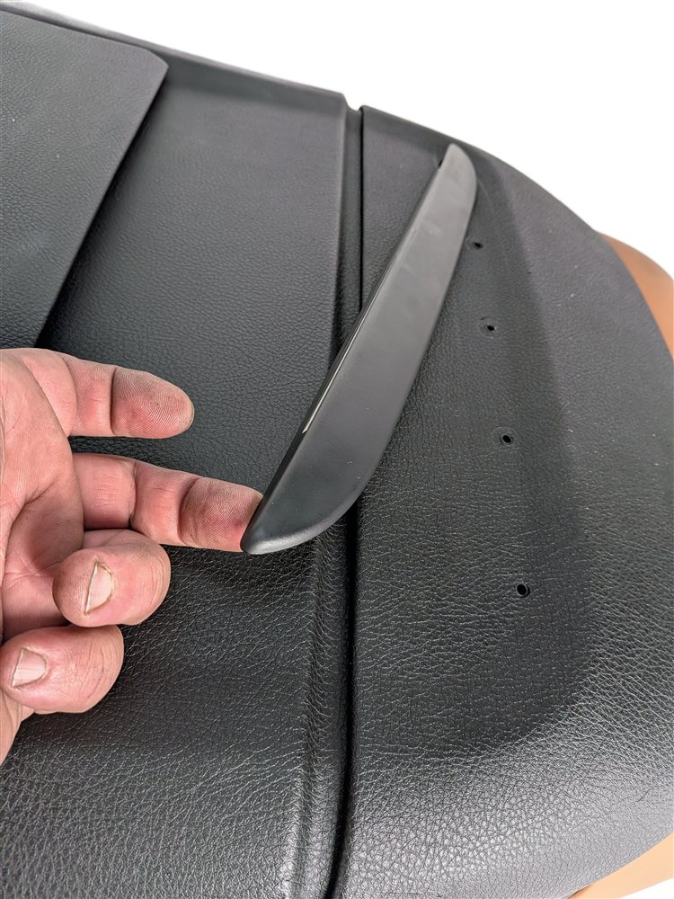 Thumbnail 9: 2015 BMW X6 (F16) FRONT RIGHT PASSENGER UPPER SEAT BACK CUSHION (Black Cognac)