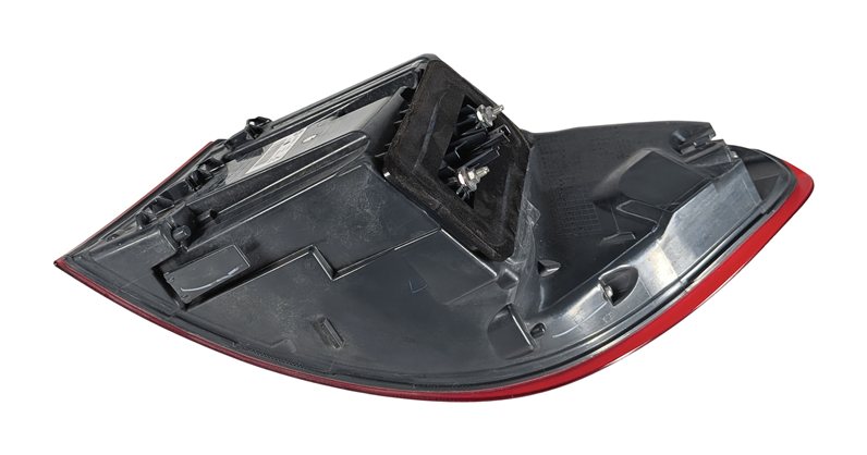 Thumbnail 5: 2015-2019 BMW X6 X6M (F16 F86) REAR LEFT DRIVER OUTER TAILLIGHT BRAKE LIGHT LAMP