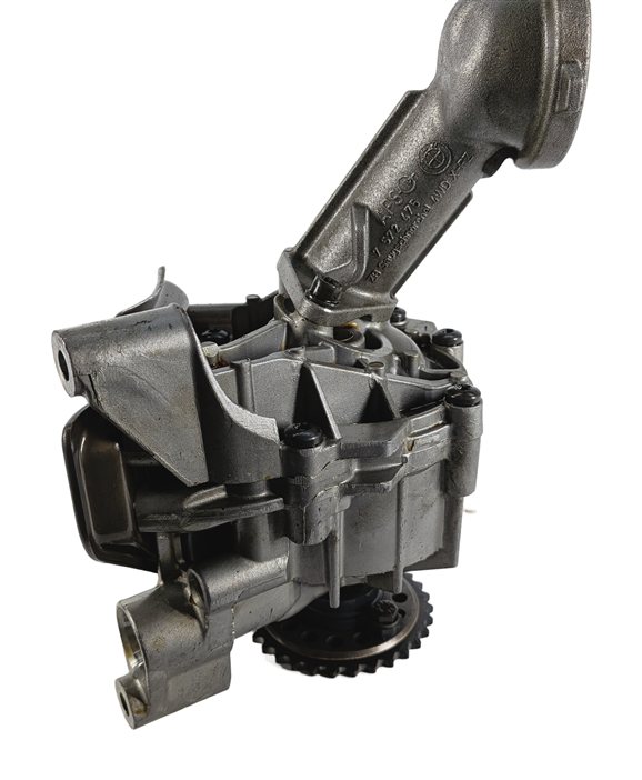 Thumbnail 6: 2015 BMW X6 (F16) 4.4L (N63) ENGINE OIL FLUID PUMP w/PICKUP TUBE