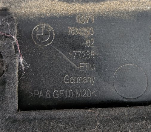 Thumbnail 4: 14-16 BMW X5 X6 (F15 F16) 4.4L 4.4TT TWIN TURBO N63 ENGINE COVER / SOUND DAMPER