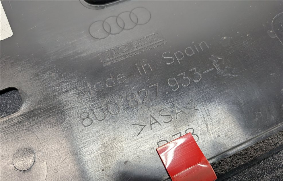 Thumbnail 4: 2015-2018 AUDI Q3 (8U) REAR SPOILER WING w/ THIRD 3rd BRAKE LIGHT (Silver)