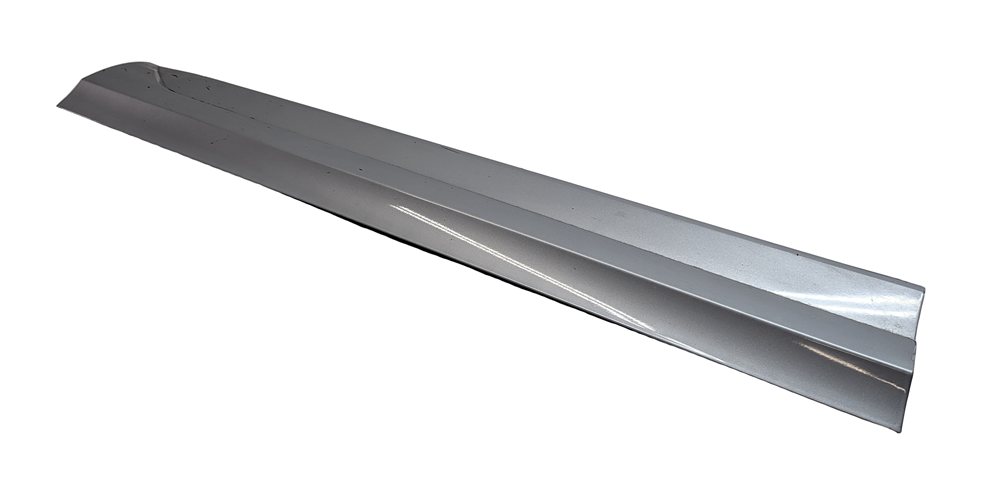 16-18 AUDI Q3 8U FRONT RIGHT PASSENGER LOWER DOOR TRIM MOULDING (Silver)
