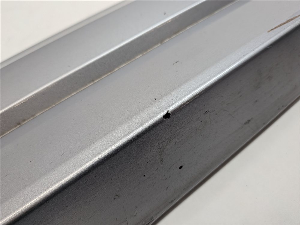 Thumbnail 8: 16-18 AUDI Q3 8U FRONT RIGHT PASSENGER LOWER DOOR TRIM MOULDING (Silver)