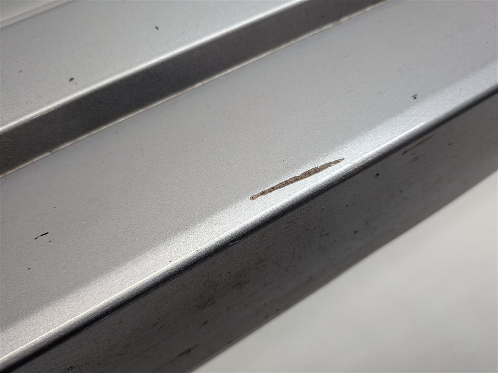 Thumbnail 9: 16-18 AUDI Q3 8U FRONT RIGHT PASSENGER LOWER DOOR TRIM MOULDING (Silver)