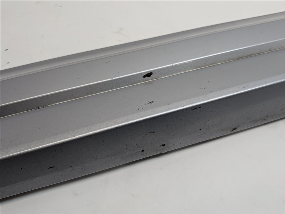 Thumbnail 8: 16-18 AUDI Q3 (8U) FRONT LEFT DRIVER LOWER DOOR RUNNER TRIM MOULDING (Silver)