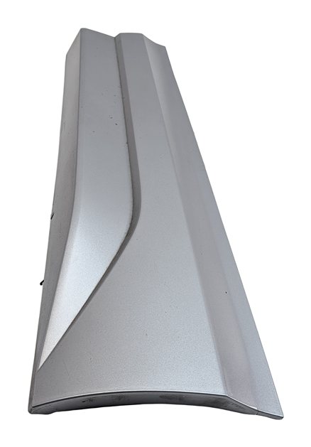 Thumbnail 3: 2016-2018 AUDI Q3 (8U) REAR LEFT DOOR LOWER MOULDING RUNNER TRIM (Silver)