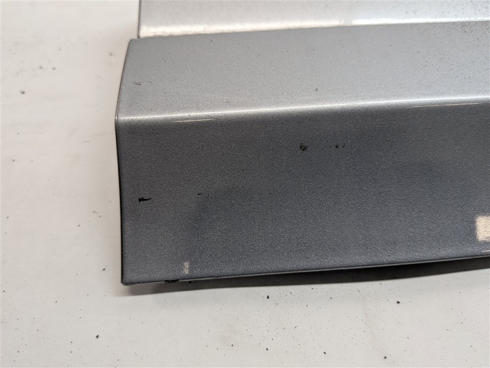 Thumbnail 9: 2016-2018 AUDI Q3 (8U) REAR RIGHT DOOR LOWER MOULDING RUNNER TRIM (Silver)