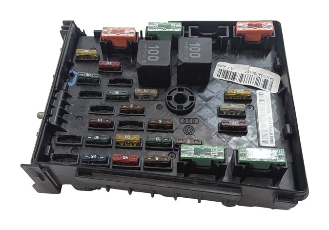 Thumbnail 2: 08-18 VW PASSAT TIGUAN CC / AUDI Q3 ENGINE COMPARTMENT FUSE RELAY JUNCTION BOX
