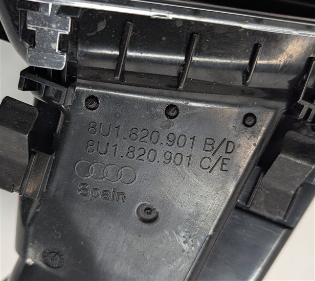 Thumbnail 6: 2016 AUDI Q3 (8U) FRONT LEFT DRIVER DASH HEAT AIR AC VENT (Black)