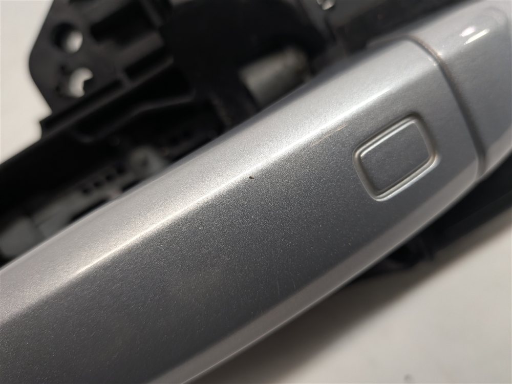 Thumbnail 9: 2015-2018 AUDI Q3 (8U) REAR RIGHT EXTERIOR DOOR HANDLE (Silver)