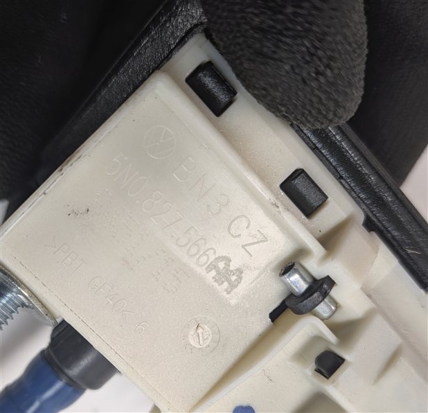 Thumbnail 9: 08-17 AUDI A3 S3 A4 S4 A5 S5 A7 Q5 (B8 8K 8T 8R 8V) REAR TRUNK HANDLE w/ CAMERA