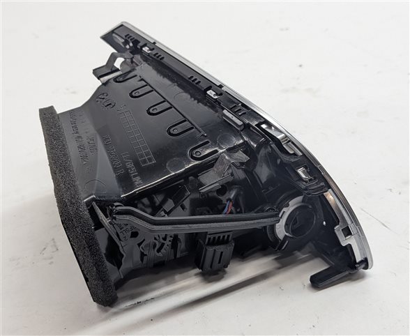 Thumbnail 3: 2012 AUDI A6 (C7 4G) FRONT RIGHT PASSENGER DASH HEAT AIR AC VENT (Black)