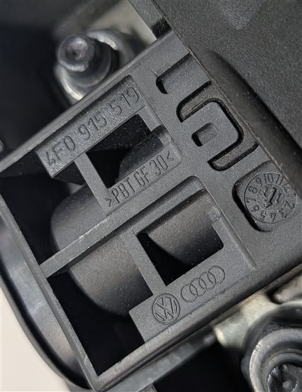 Thumbnail 6: 2012 AUDI A6 (C7 4G) 3.0L BATTERY FUSE OVERLOAD PROTECTION TRIP SENSOR MODULE