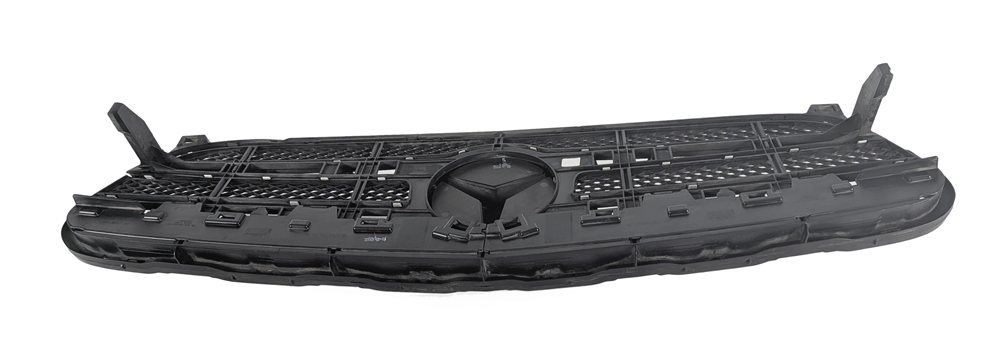 Thumbnail 3: 2015-2017 MERCEDES BENZ GLA250 (X156) FRONT UPPER CENTER HOOD VENT GRILLE TRIM