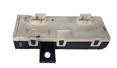Thumbnail 3: 16 MERCEDES GLA250 (X156) REAR TRUNK TAILGATE LIFTGATE HATCH LIFT CONTROL MODULE