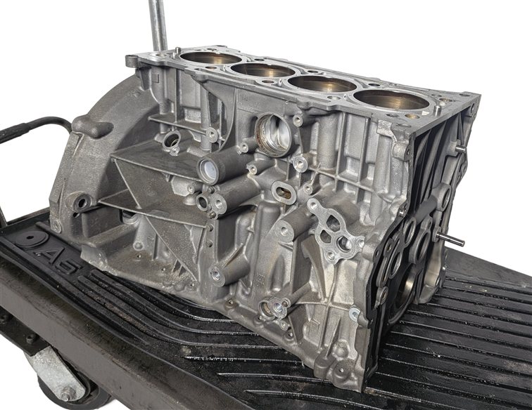 15-18 MERCEDES CLA250 GLA250 (C117 W117 X156) 2.0L M270 ENGINE CYLINDER BLOCK