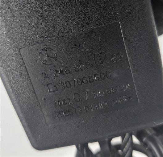 Thumbnail 5: 14-20 MERCEDES B CLA GLA C117 W242 X156 FRONT RIGHT PASSENGER SEATBELT RECEIVER