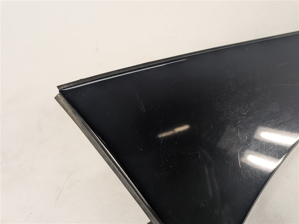Thumbnail 7: 2015 MERCEDES GLA250 X156 REAR RIGHT SPOILER WINGLET MOLDING (White)