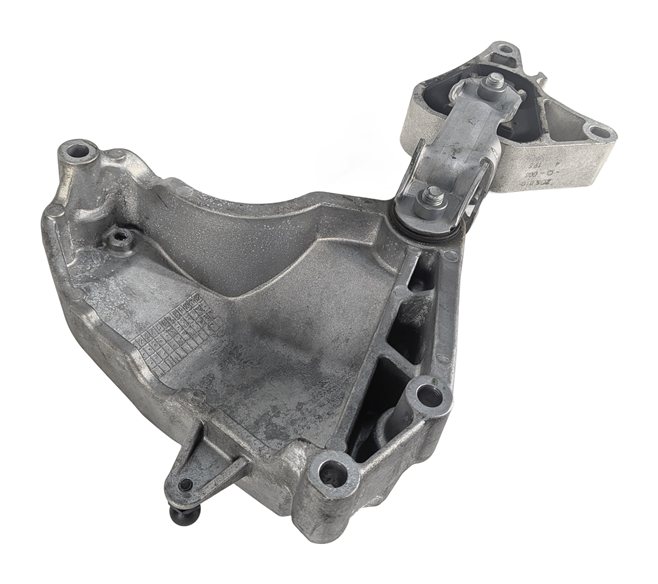 Thumbnail 7: 2015 MERCEDES GLA250 X156 2.0L 270.920 RIGHT UPPER ENGINE MOTOR MOUNT w/BRACKET