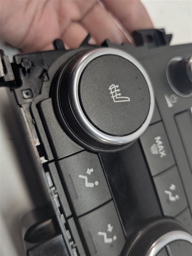 Thumbnail 7: 16-17 EVOQUE L538 A/C CLIMATE CONTROL PANEL HEATED SEATS W/O HEATED WINDSHIELD