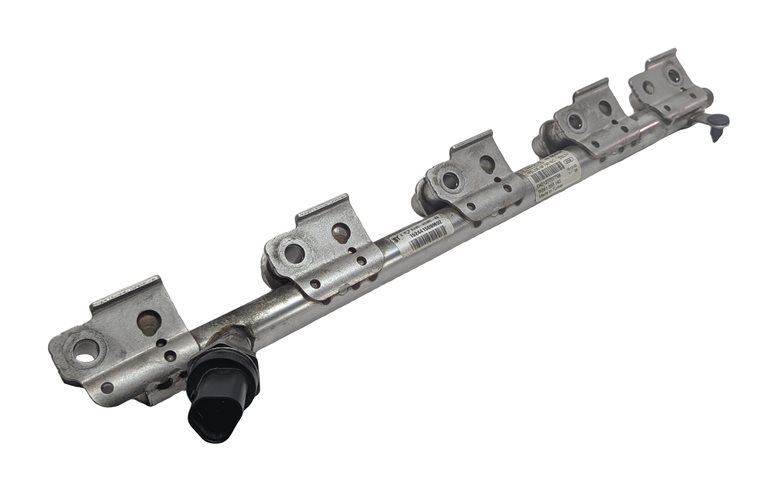 Thumbnail 3: 2016 RANGE ROVER EVOQUE (L538) 2.0L (204PT) ENGINE FUEL INJECTION RAIL