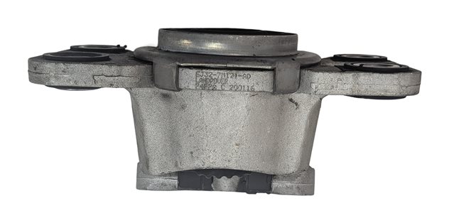 Thumbnail 3: 2016 RANGE ROVER EVOQUE (L538) TRANSMISSION MOUNT BRACKET ASSEMBLY