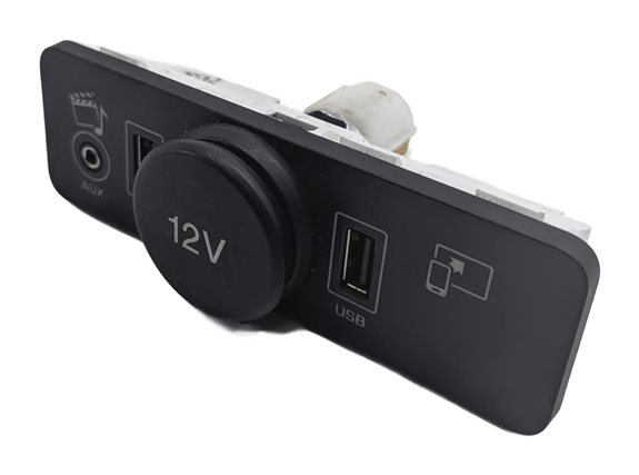 Thumbnail 1: 2016 RANGE ROVER EVOQUE (L538) AUX INPUT w/USB & POWER SOCKET OUTLET