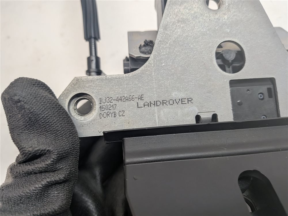Thumbnail 6: 2016 RANGE ROVER EVOQUE (L538) REAR TRUNK LATCH ACTUATOR ASSEMBLY w/MOTOR