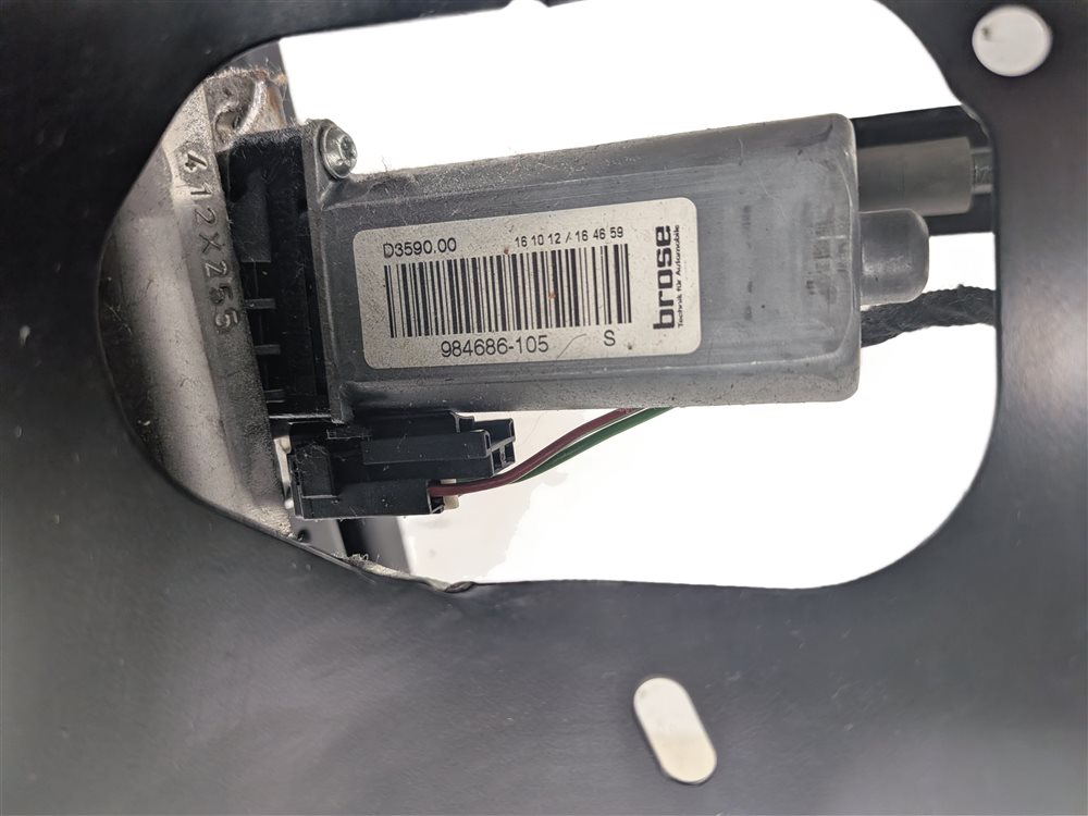 Thumbnail 8: 2011-2014 PORSCHE CAYENNE (958) FRONT RIGHT PASSENGER SEAT FRAME TRACK