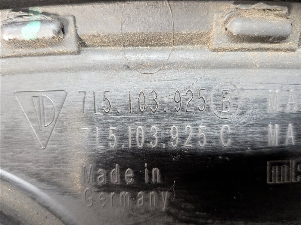 Thumbnail 3: 2011-2014 PORSCHE CAYENNE (958) 3.6L VR6 NON-TURBO ENGINE MOTOR COVER TRIM