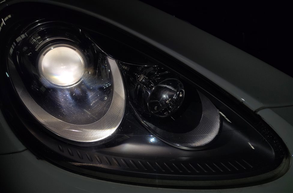Thumbnail 2: 11-14 PORSCHE CAYENNE (958) RIGHT FRONT PASSENGER HID XENON HEADLIGHT LIGHT LAMP