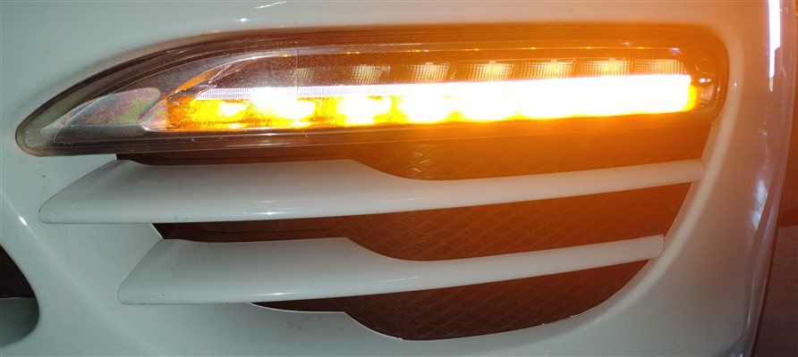 Thumbnail 2: 11-14 PORSCHE CAYENNE (958) LEFT DRIVER DRL DAY TIME RUNNING MARKER LIGHT LAMP