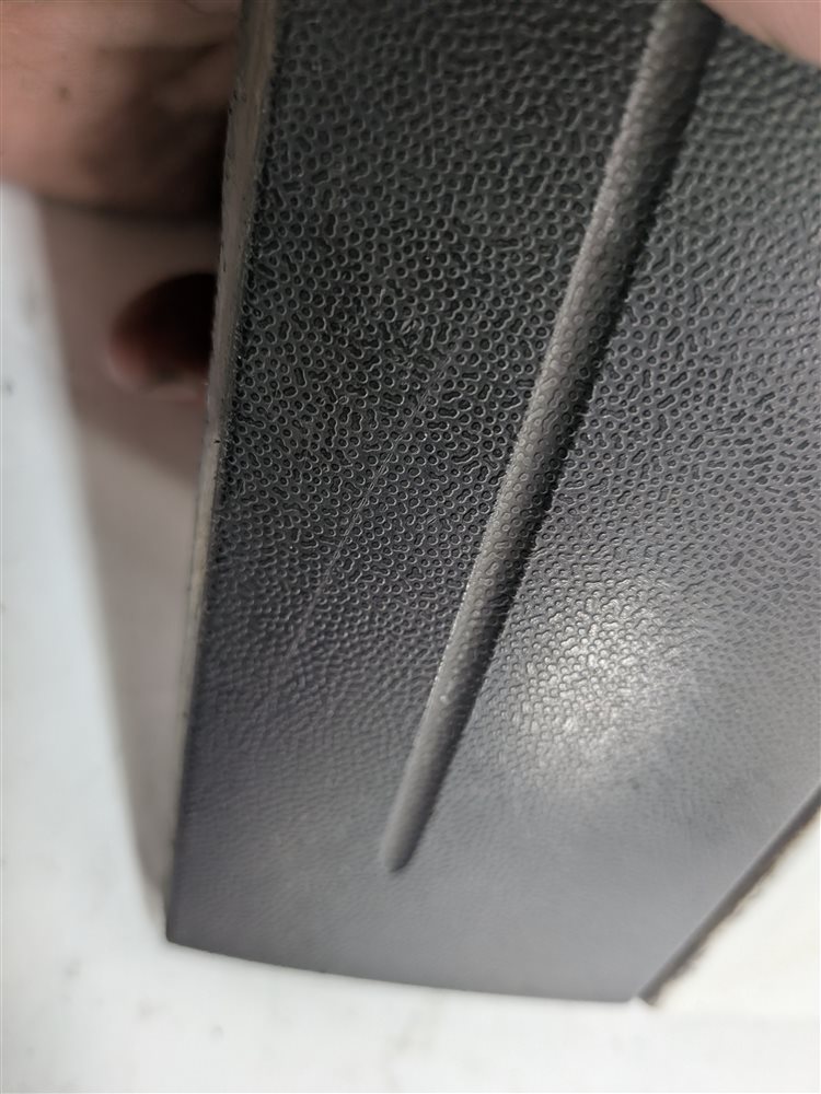 Thumbnail 4: 11-18 PORSCHE CAYENNE (958) FRONT RIGHT PASSENGER FENDER LOWER MOLDING (White)