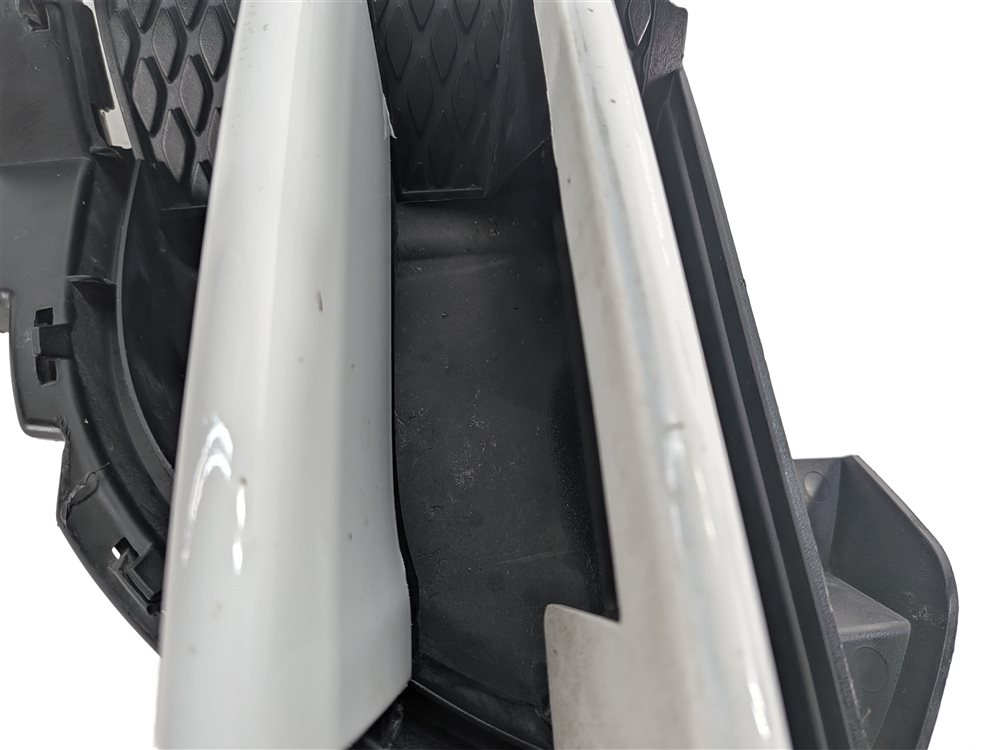 Thumbnail 8: 11-14 PORSCHE CAYENNE S 958 RIGHT FRONT PASSENGER BUMPER GRILLE TRIM (White)