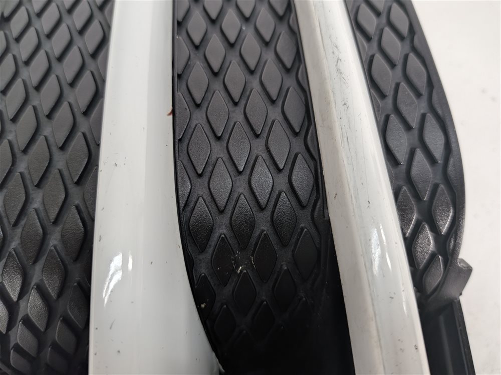 Thumbnail 9: 11-14 PORSCHE CAYENNE S 958 RIGHT FRONT PASSENGER BUMPER GRILLE TRIM (White)