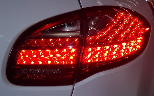 Thumbnail 2: 2011-2014 PORSCHE CAYENNE (958) RIGHT PASSENGER OUTER TAILLIGHT BRAKE LIGHT LAMP