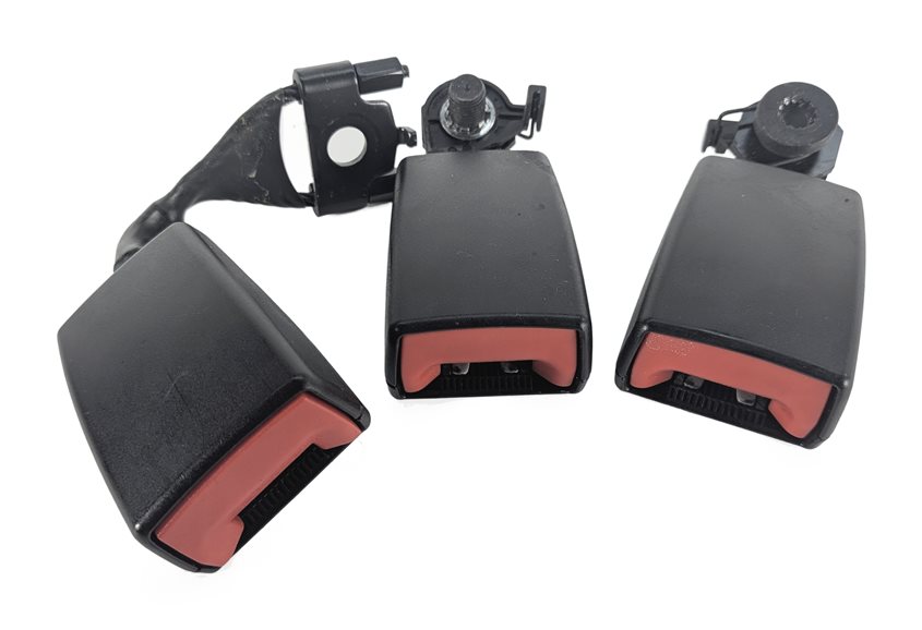 2013 PORSCHE CAYENNE (958) REAR SEAT SEATBELT BUCKLE SET/3 (Black)