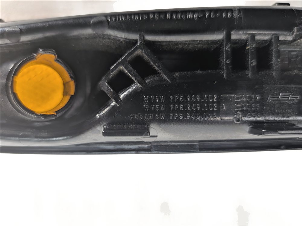 Thumbnail 3: 2013 PORSCHE CAYENNE (958) FRONT RIGHT SIDE MARKER LIGHT LAMP