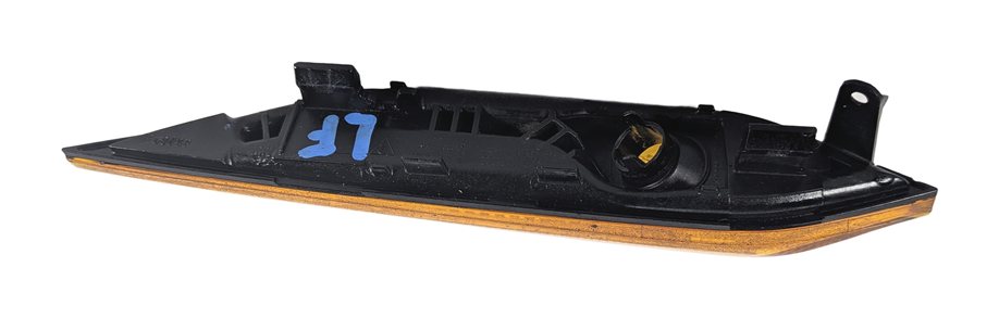 Thumbnail 2: 2013 PORSCHE CAYENNE (958) FRONT LEFT SIDE MARKER LIGHT LAMP