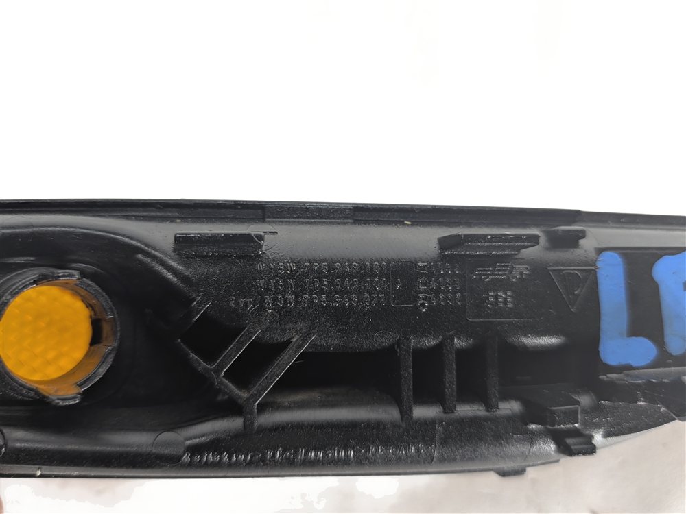 Thumbnail 3: 2013 PORSCHE CAYENNE (958) FRONT LEFT SIDE MARKER LIGHT LAMP
