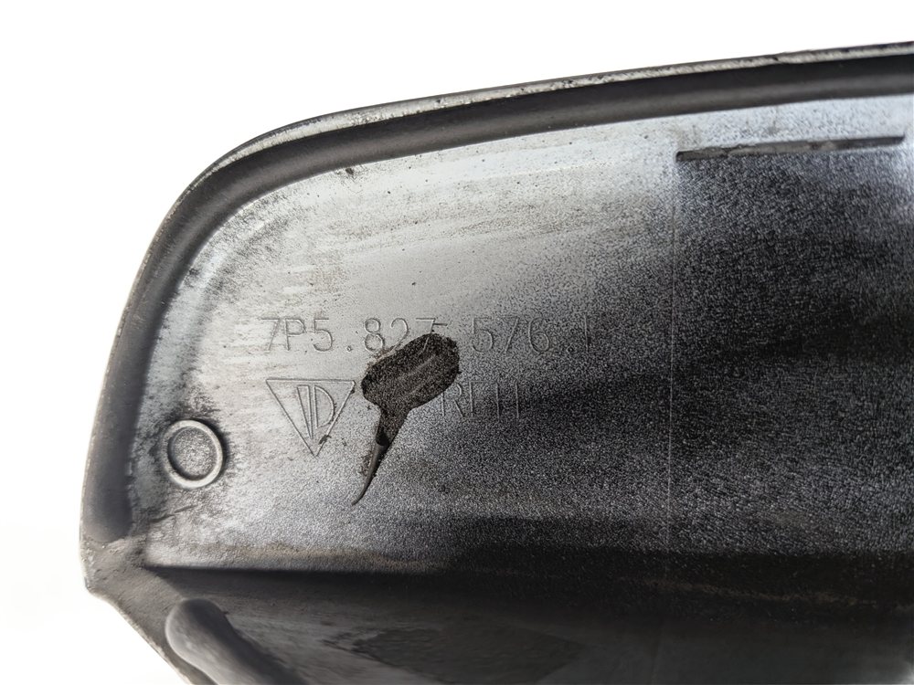 Thumbnail 4: 2013 PORSCHE CAYENNE (958) REAR TAILGATE LICENSE PLATE LIGHT HANDLE (White)