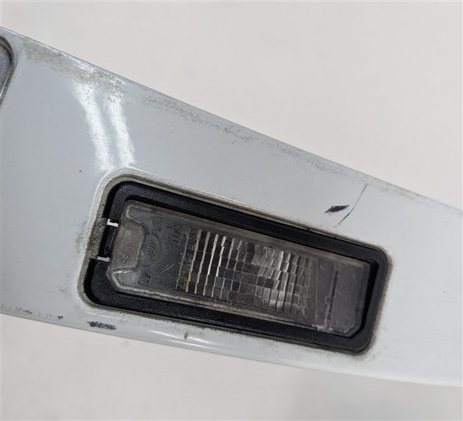 Thumbnail 6: 2013 PORSCHE CAYENNE (958) REAR TAILGATE LICENSE PLATE LIGHT HANDLE (White)