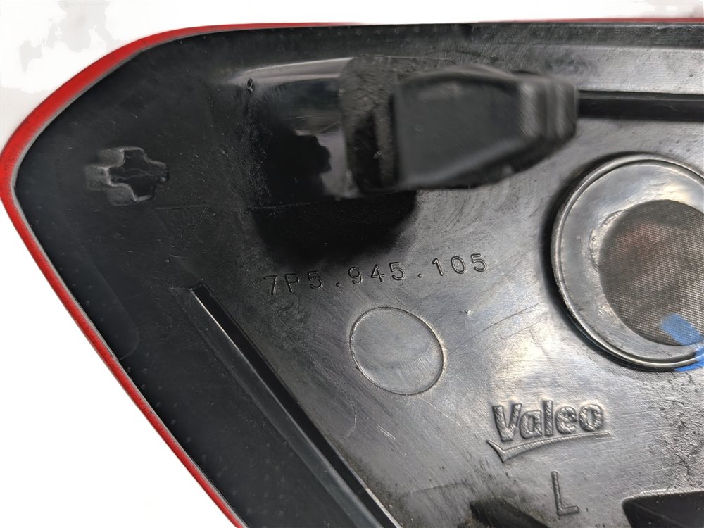 Thumbnail 3: 2013 PORSCHE CAYENNE (958) REAR LEFT BUMPER REFLECTOR LIGHT MARKER