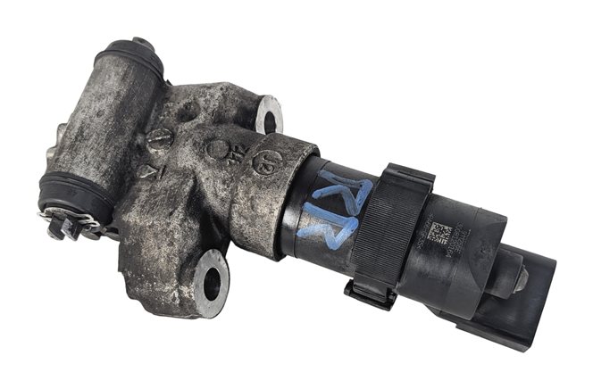 Thumbnail 2: 2013 PORSCHE CAYENNE (958) REAR RIGHT ELECTRONIC PARKING BRAKE ACTUATOR MOTOR