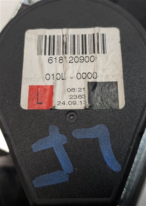 Thumbnail 7: 11-16 BMW 528i 535i 550i M5 (F10) FRONT LEFT DRIVER SEATBELT RETRACTOR (Black)