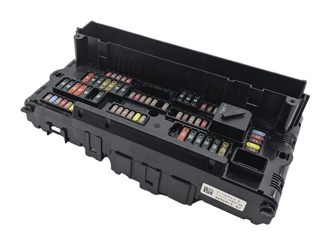 12-19 BMW 535i 550i 640i 650i M5 M6 (F06 F10 F12) FRONT POWER FUSE BOX RELAY