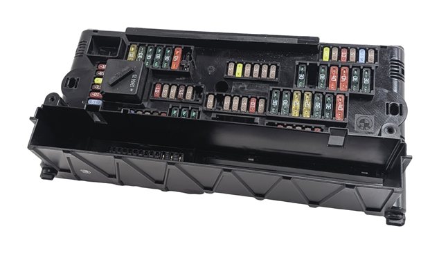 Thumbnail 3: 12-19 BMW 535i 550i 640i 650i M5 M6 (F06 F10 F12) FRONT POWER FUSE BOX RELAY