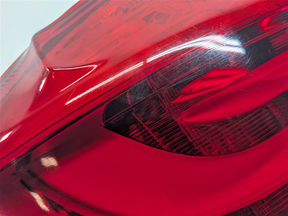 Thumbnail 9: 11-13 BMW 528i 535i 550i M5 (F10) REAR LEFT DRIVER OUTER TAILLIGHT BRAKE LAMP