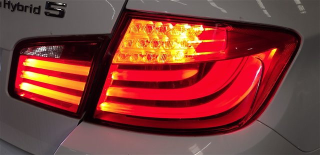 Thumbnail 2: 11-13 BMW 528i 535i 550i M5 (F10) REAR RIGHT PASSENGER INNER TRUNK TAILLIGHT